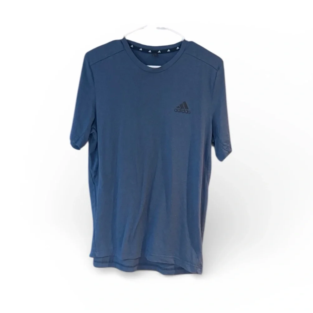 Adidas Men’s Primegreen athletic t shirt dark blue size medium